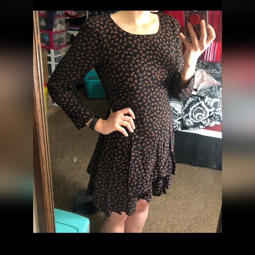 Vintage floral print long sleeve dress by Clues collection